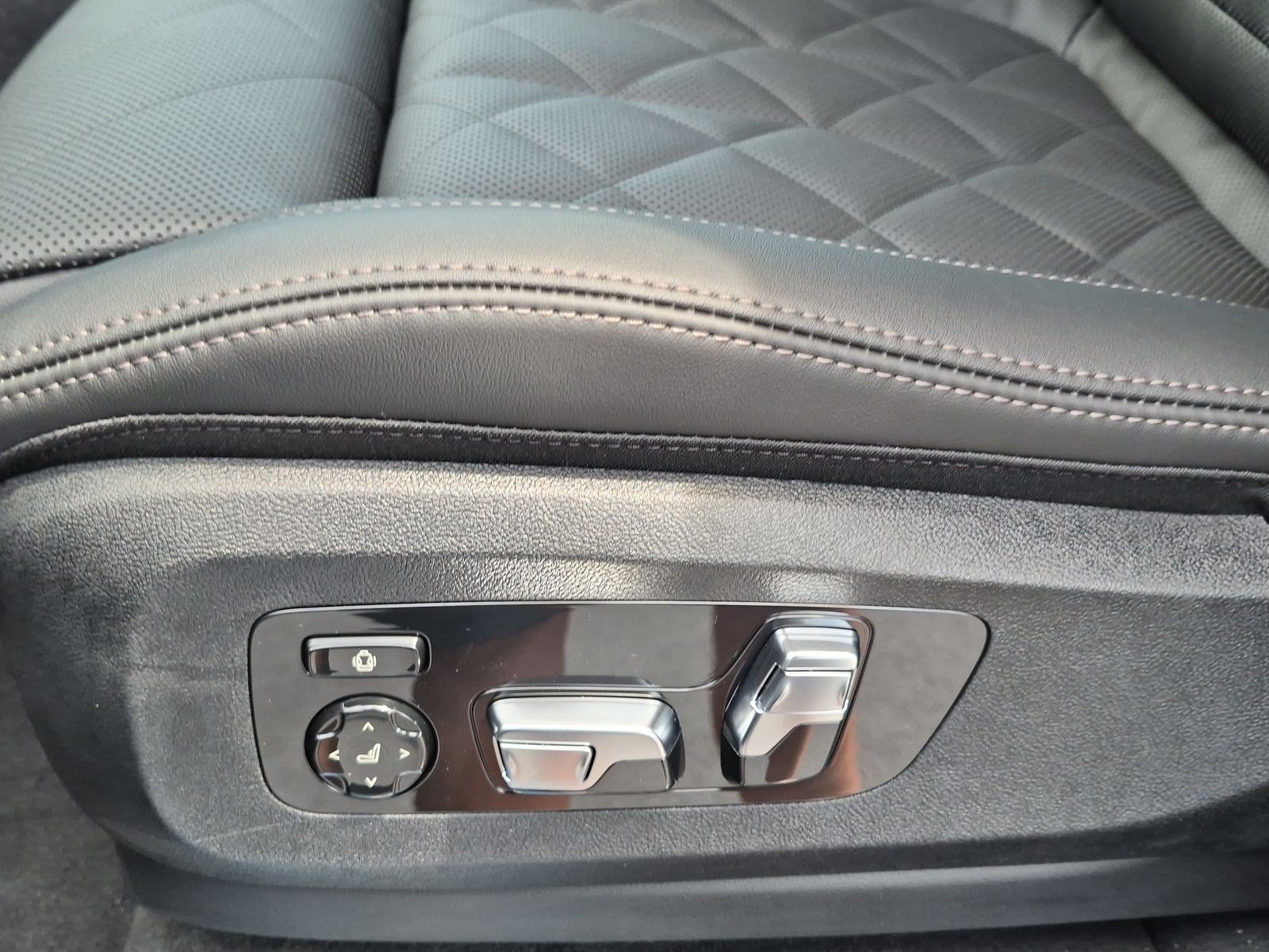 New 2026 BMW X5 xDrive50e AWD/4WD image 17