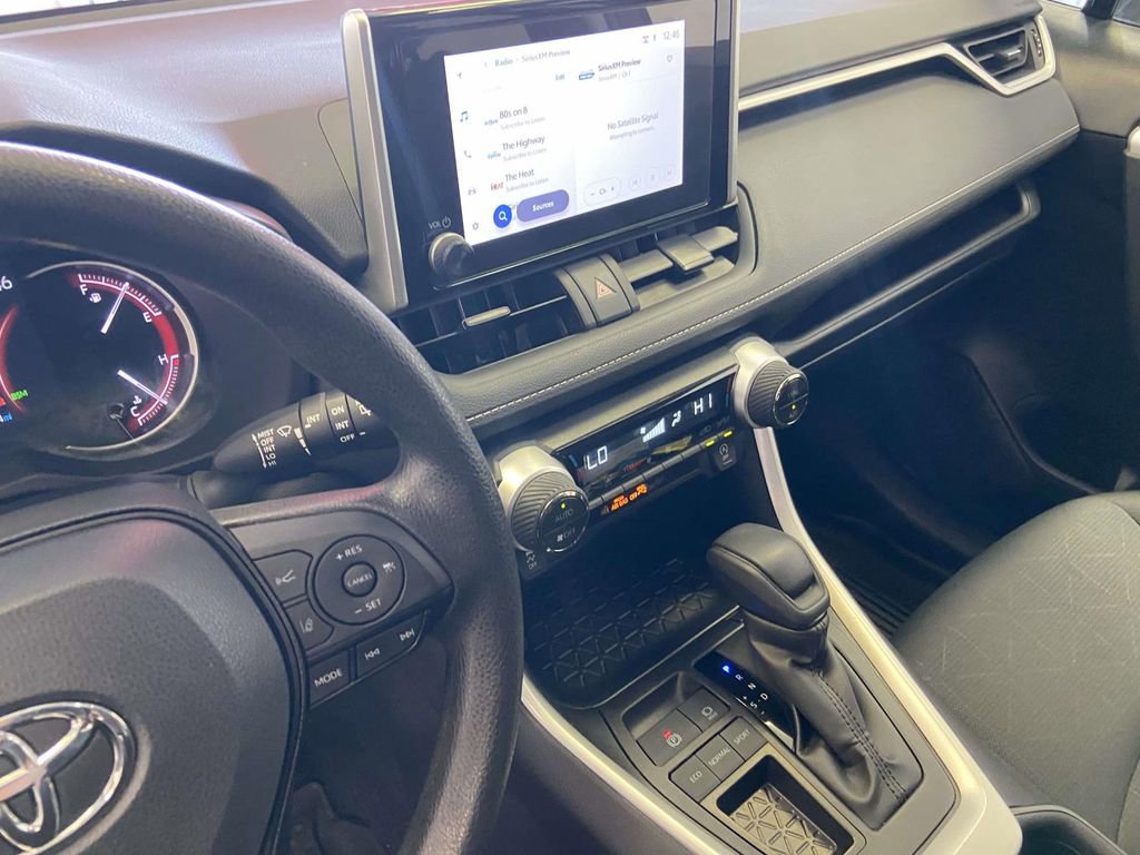 Used 2025 Toyota RAV4 XLE FWD image 22