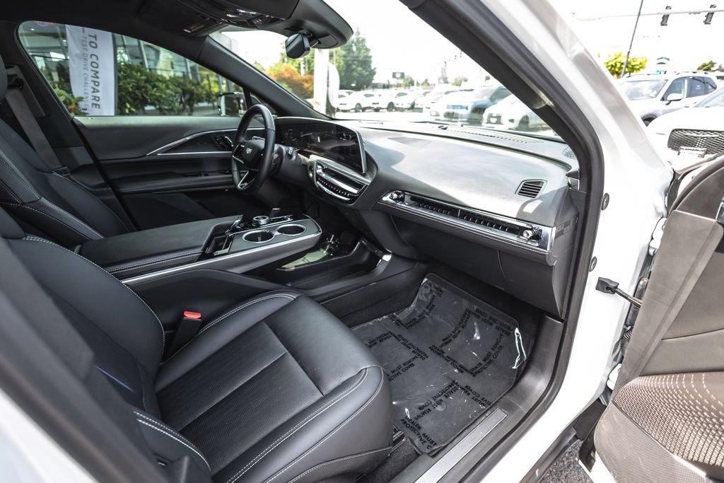 Used 2024 Cadillac Lyriq Luxury RWD image 24