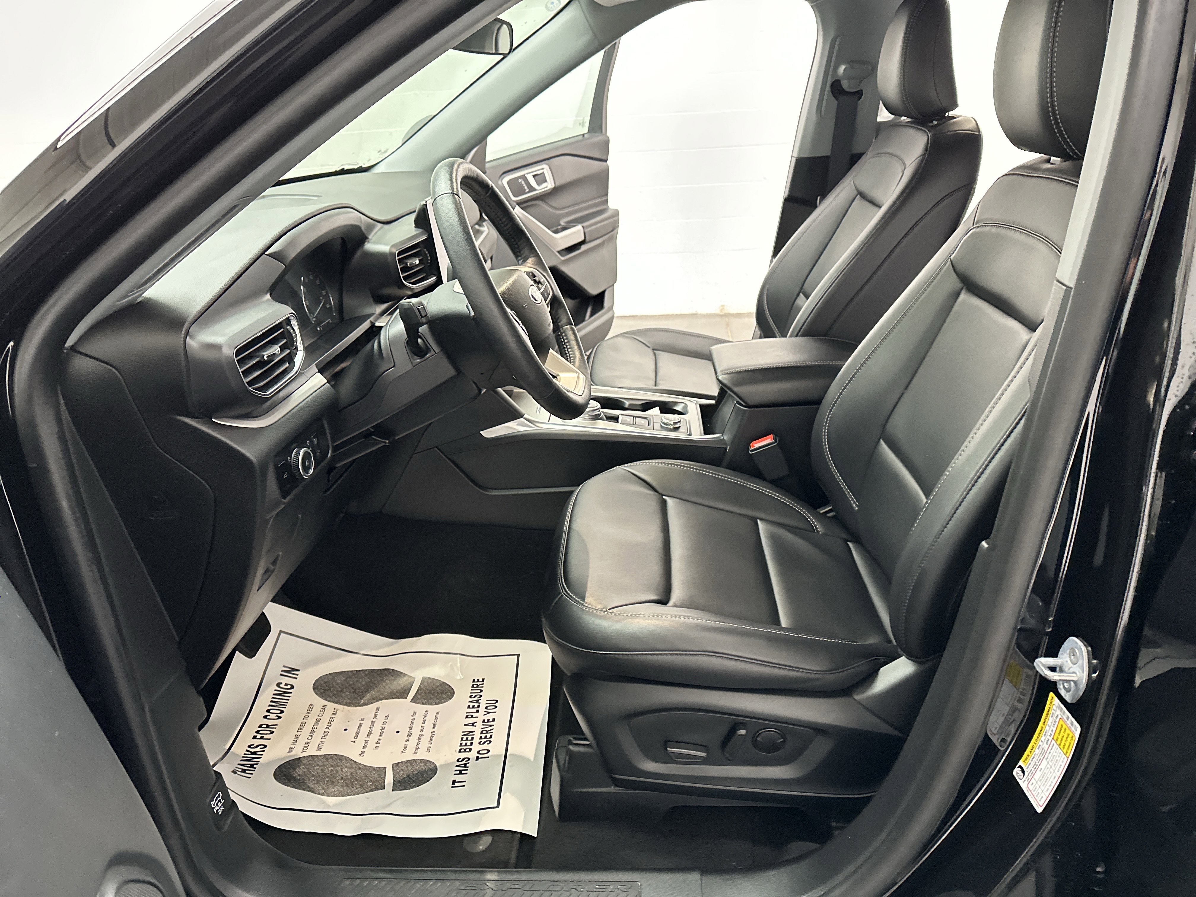 Used 2023 Ford Explorer XLT w/ Equipment Group 202A image 19