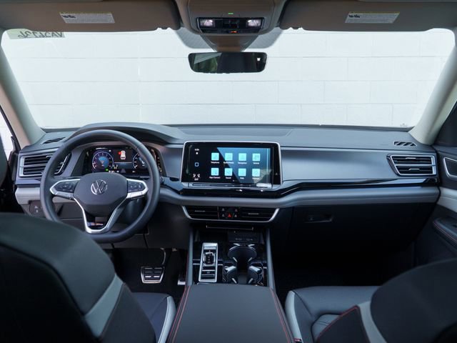 New 2026 Volkswagen Atlas Peak Edition image 8