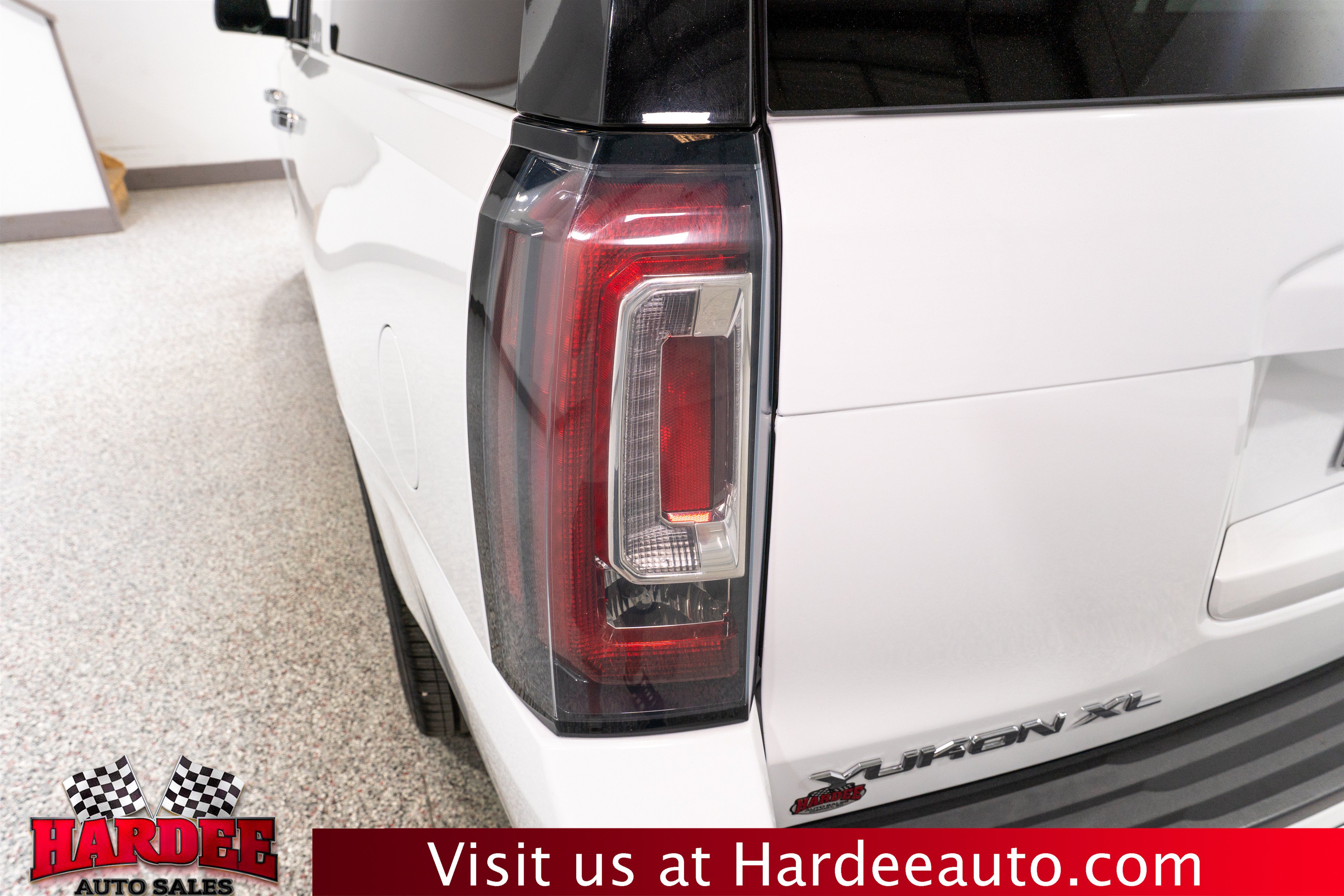 Used 2019 GMC Yukon XL SLT AWD/4WD image 9