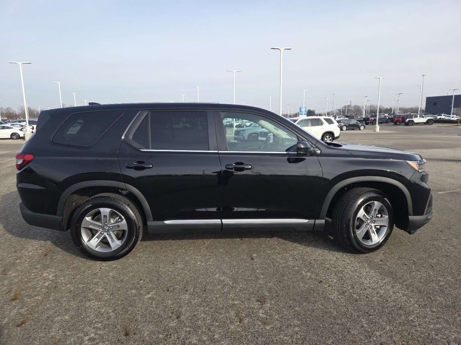 Used 2025 Honda Pilot EX-L image 18