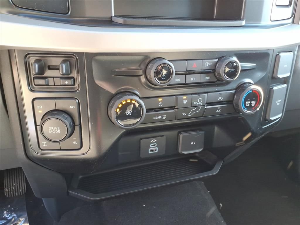 New 2026 Ford F250 XLT w/ FX4 Off-Road Package image 21