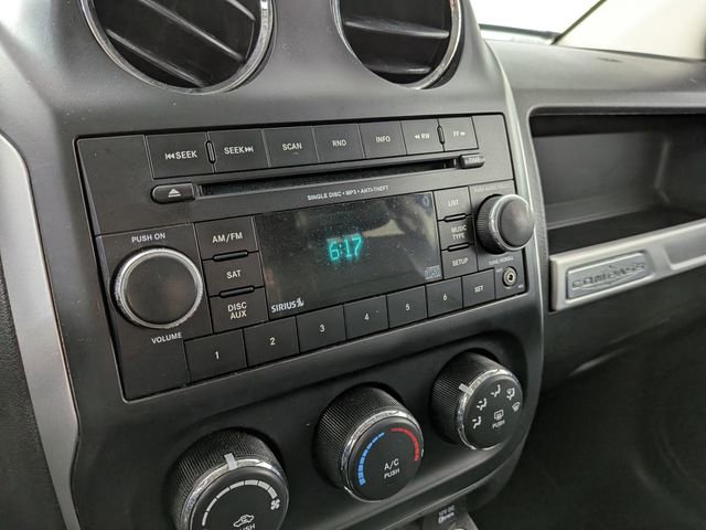 Used 2014 Jeep Compass Latitude image 17