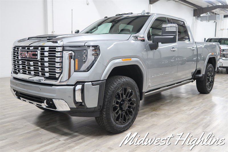 Used 2025 GMC Sierra 2500 Denali w/ Denali Reserve Package AWD/4WD image 6