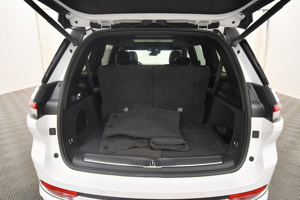 Used 2023 Jeep Grand Cherokee L Overland image 7