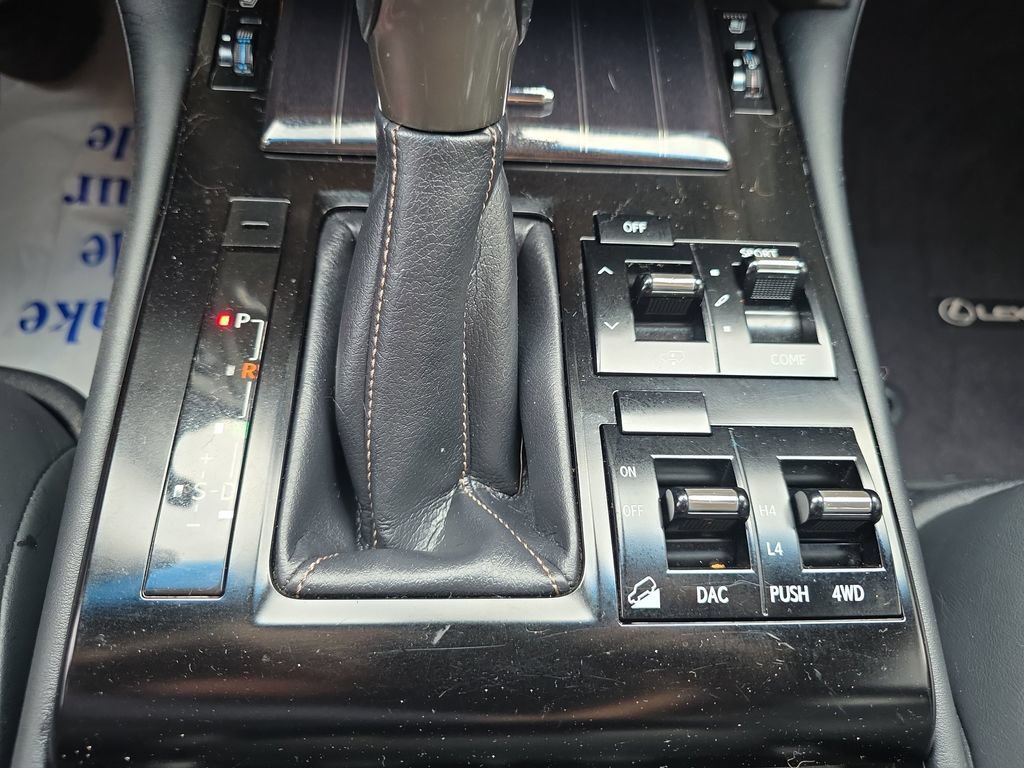 Used 2021 Lexus GX 460 Luxury w/ Accessory Package AWD/4WD image 25