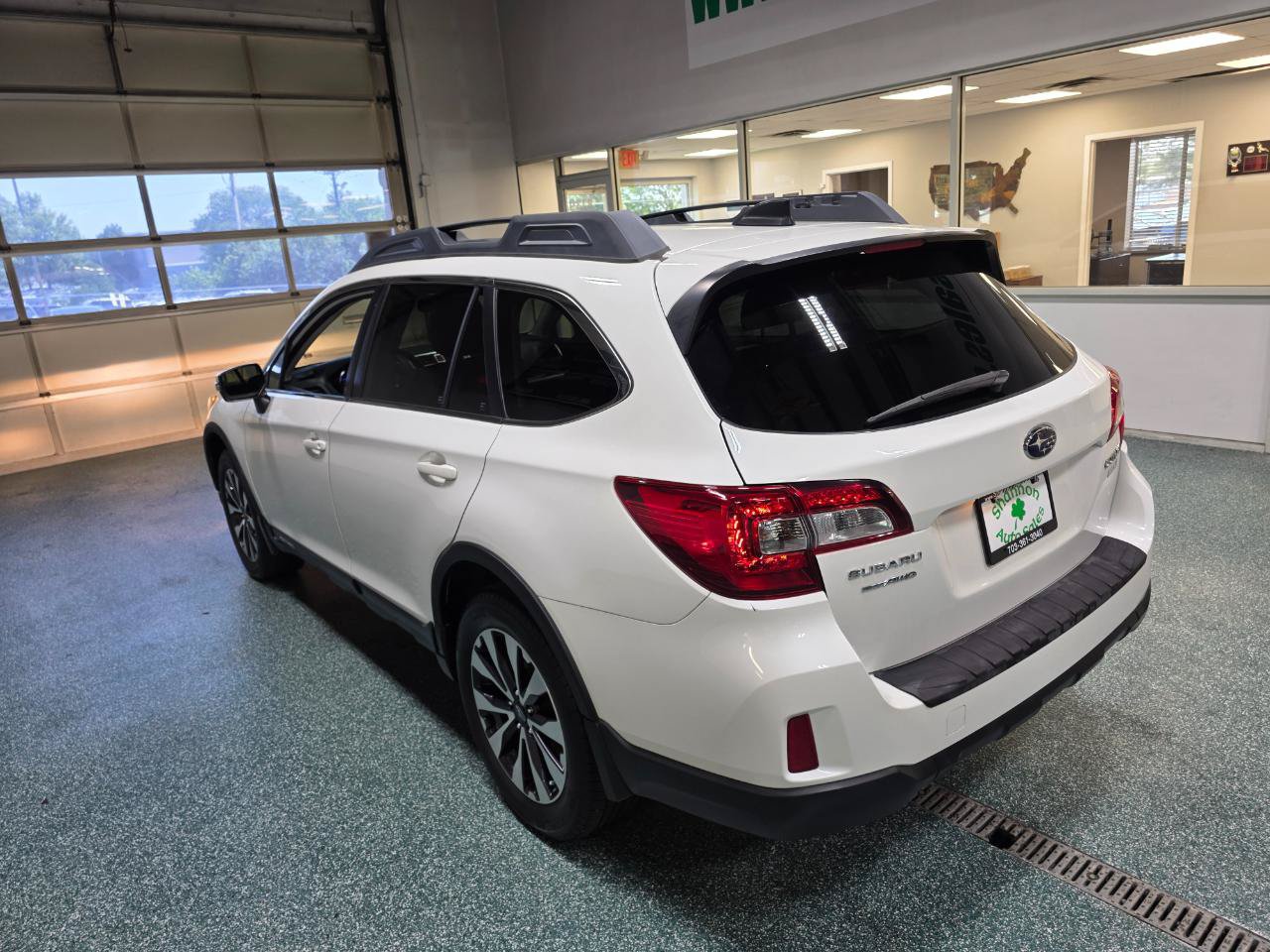 Used 2016 Subaru Outback 2.5i Limited AWD/4WD image 9