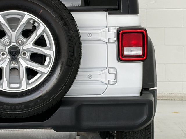 Used 2023 Jeep Wrangler Sport AWD/4WD image 11