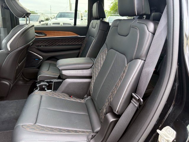 Used 2023 Jeep Grand Cherokee L Summit AWD/4WD image 13
