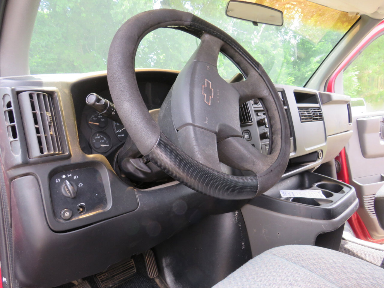 Used 2003 Chevrolet Express 2500 Passenger w/ LS Preferred Equipment Group image 10