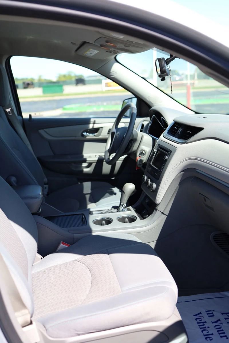 Used 2017 Chevrolet Traverse LS FWD image 39