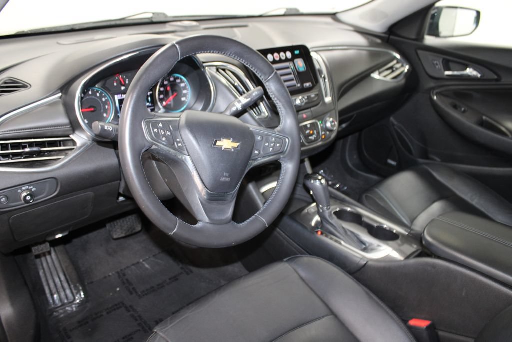 Used 2017 Chevrolet Malibu LT w/ Leather Package FWD image 21