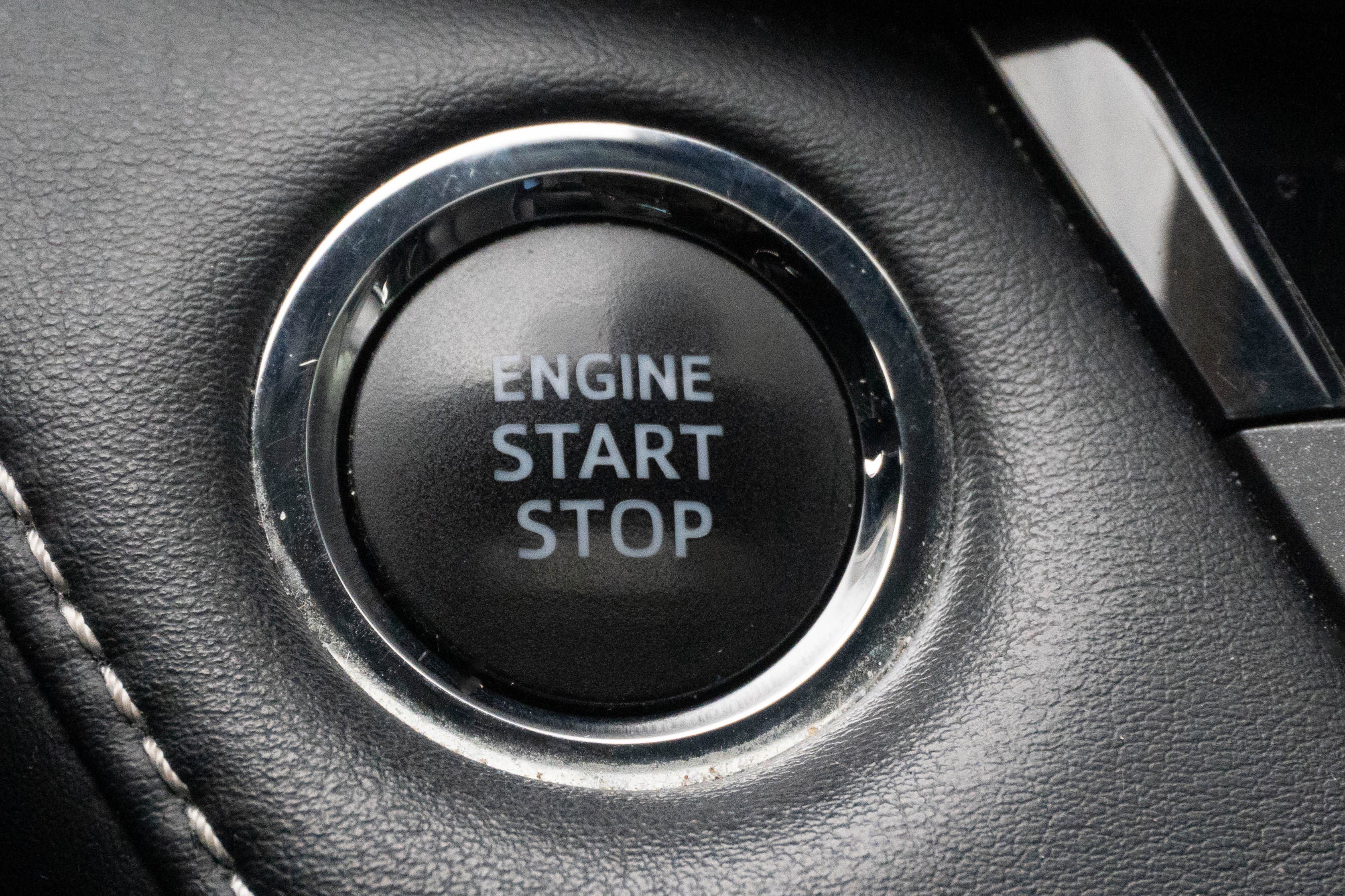 Used 2018 Toyota RAV4 Limited image 27