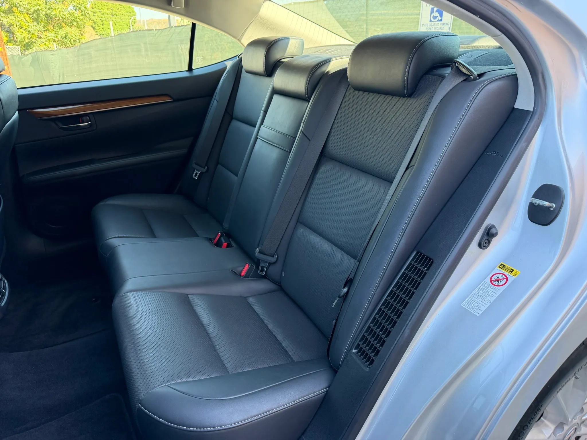 Used 2014 Lexus ES 300h w/ Premium Package w/Bamboo Trim FWD image 21