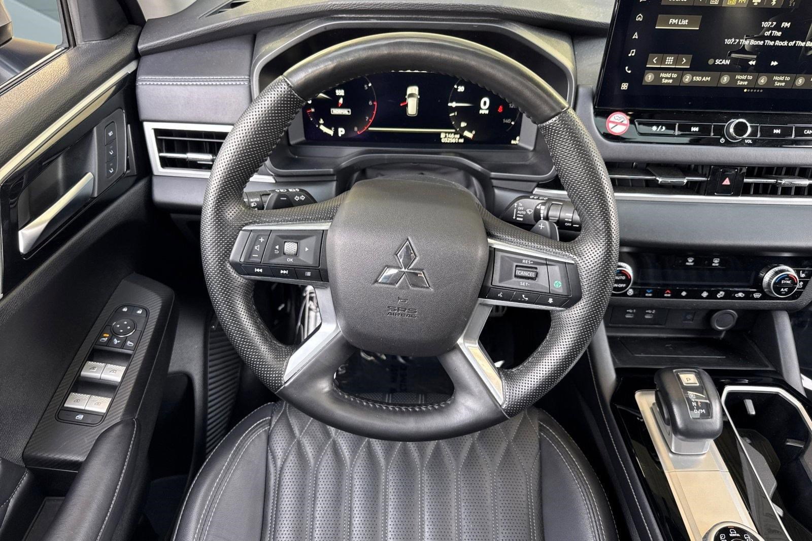 Used 2025 Mitsubishi Outlander SEL image 30