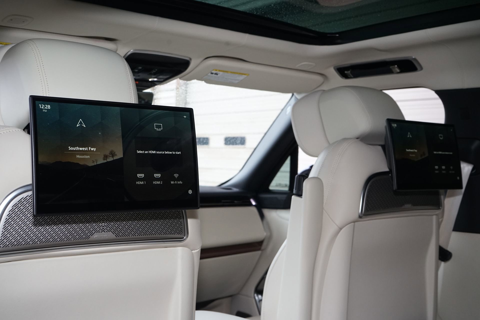 Used 2023 Land Rover Range Rover Autobiography AWD/4WD image 27