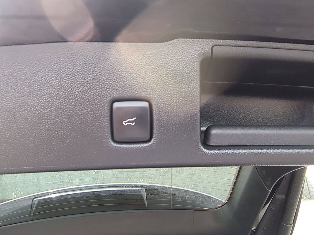 Used 2023 Ford Escape Platinum AWD/4WD image 24