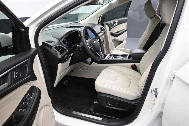 Certified 2024 Ford Edge Titanium AWD/4WD image 10