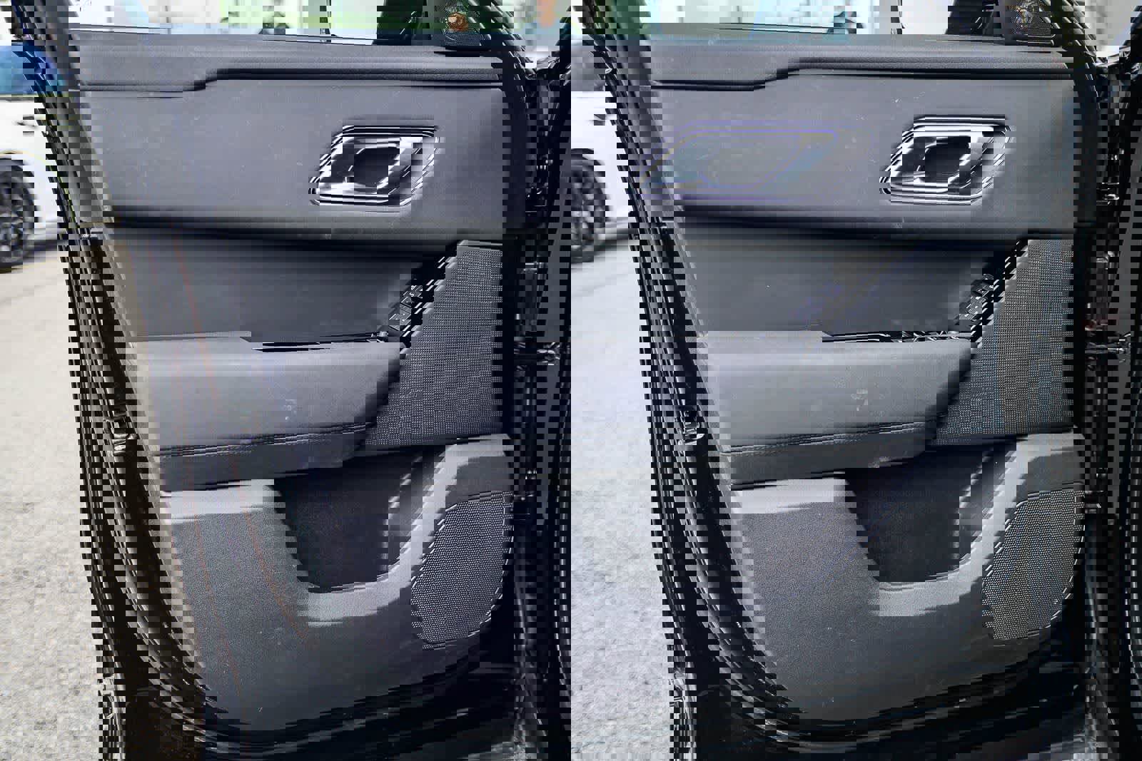 Used 2025 Land Rover Range Rover Velar Dynamic SE image 21