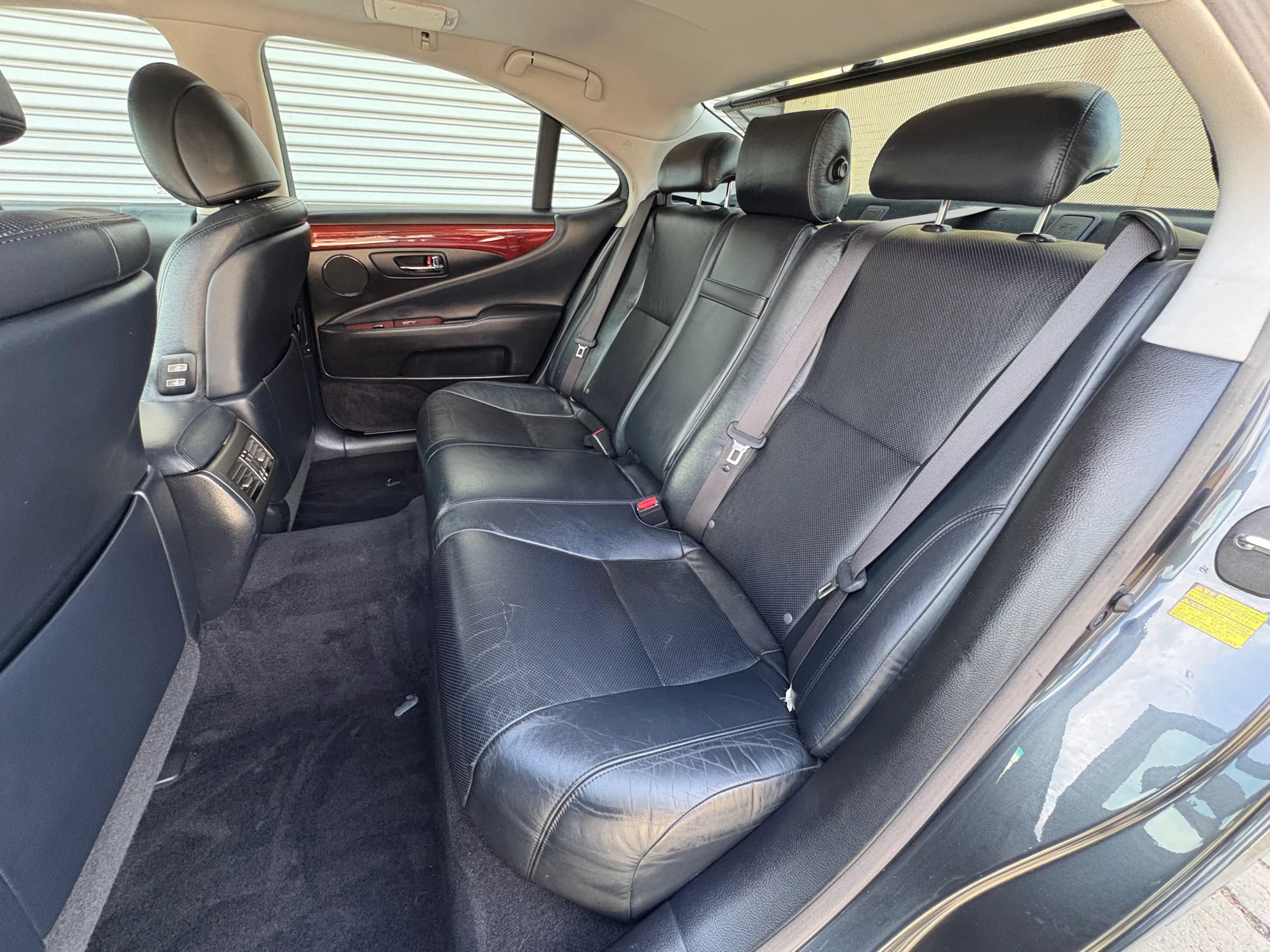 Used 2010 Lexus LS 460 w/ Comfort Pkg RWD image 11