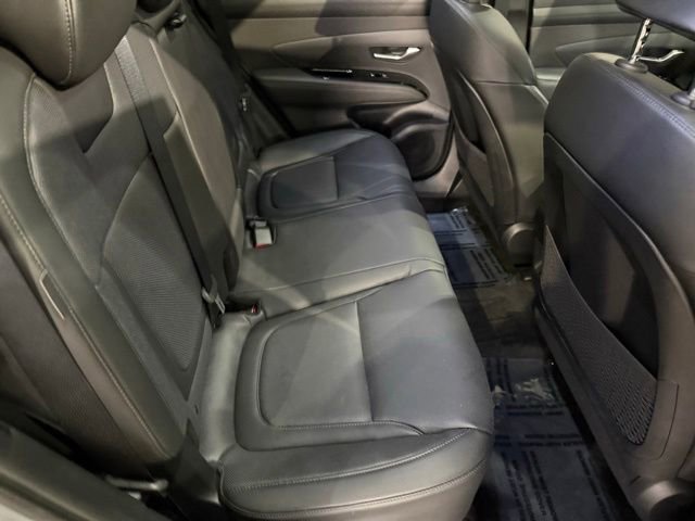 Used 2025 Hyundai Tucson Limited AWD/4WD image 33