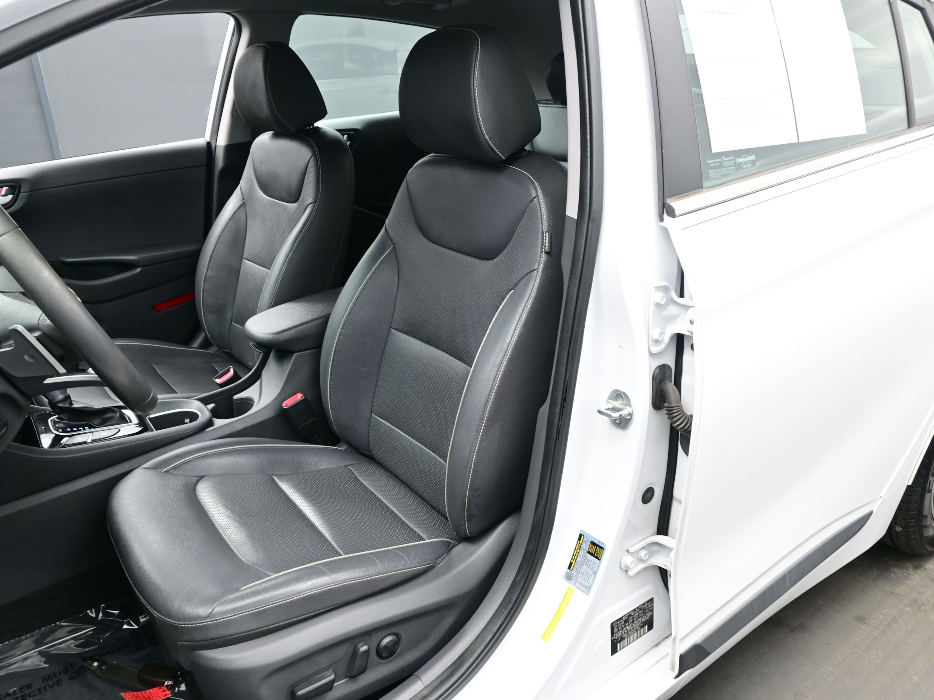 Used 2018 Hyundai Ioniq Limited w/ Ultimate Package 02 image 12