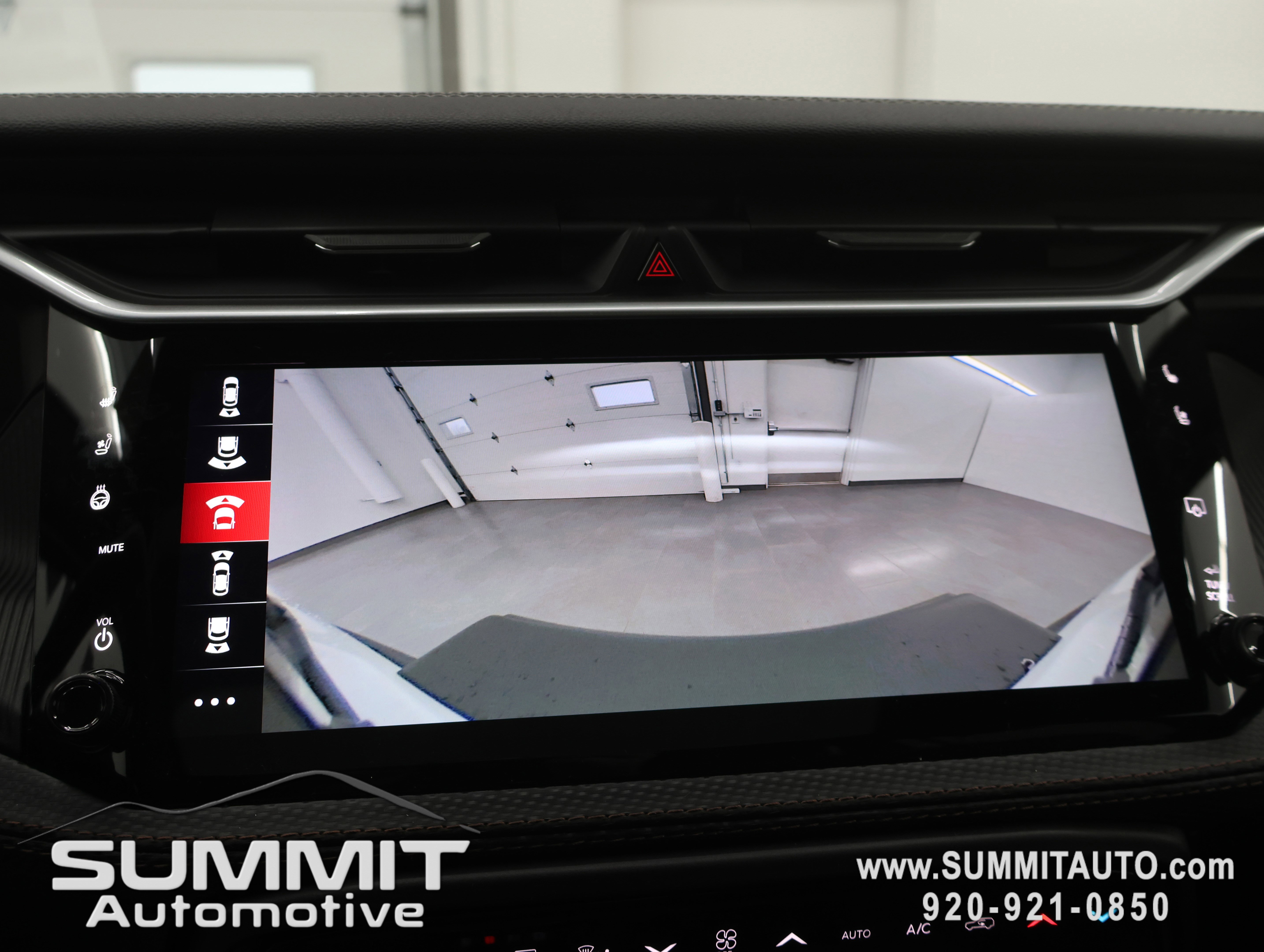 New 2026 Jeep Cherokee Overland image 19