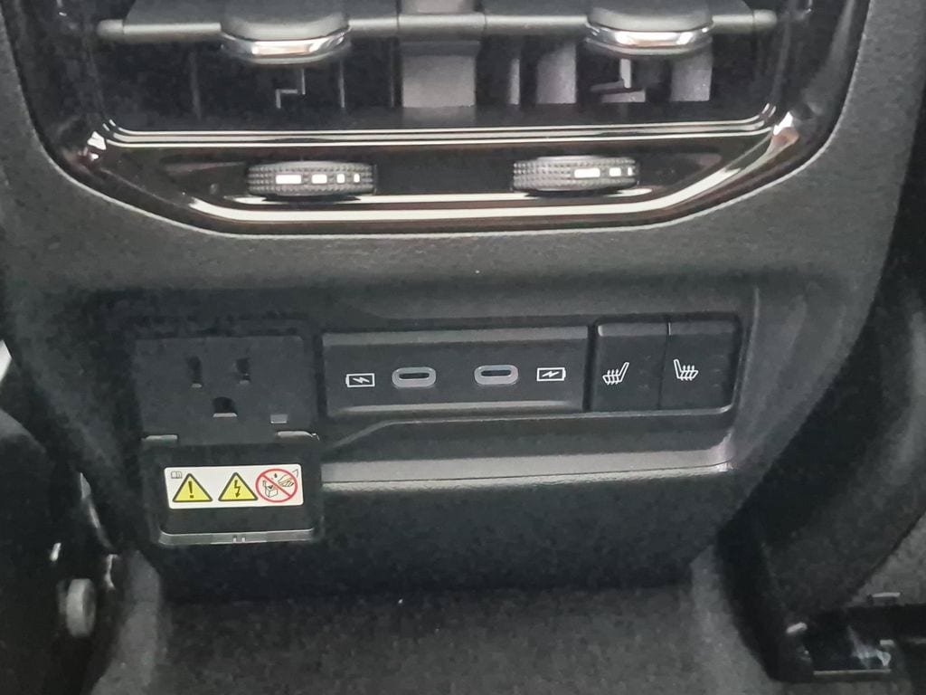 New 2026 Jeep Grand Cherokee Limited AWD/4WD image 14