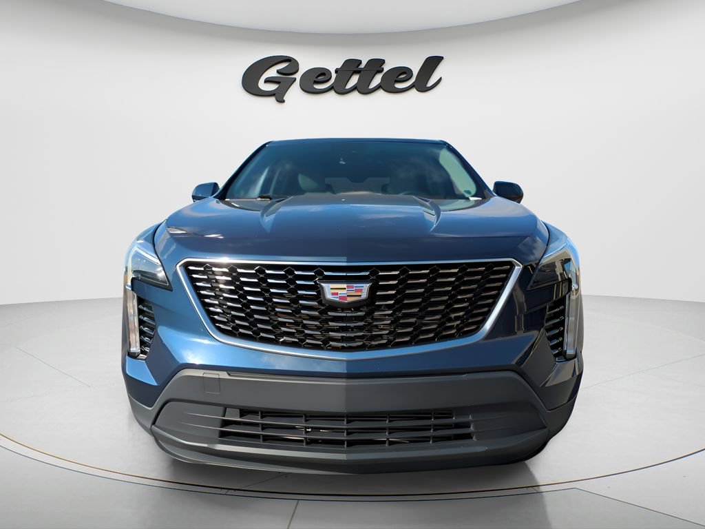 Used 2022 Cadillac XT4 Luxury w/ Driver Awareness Package image 9