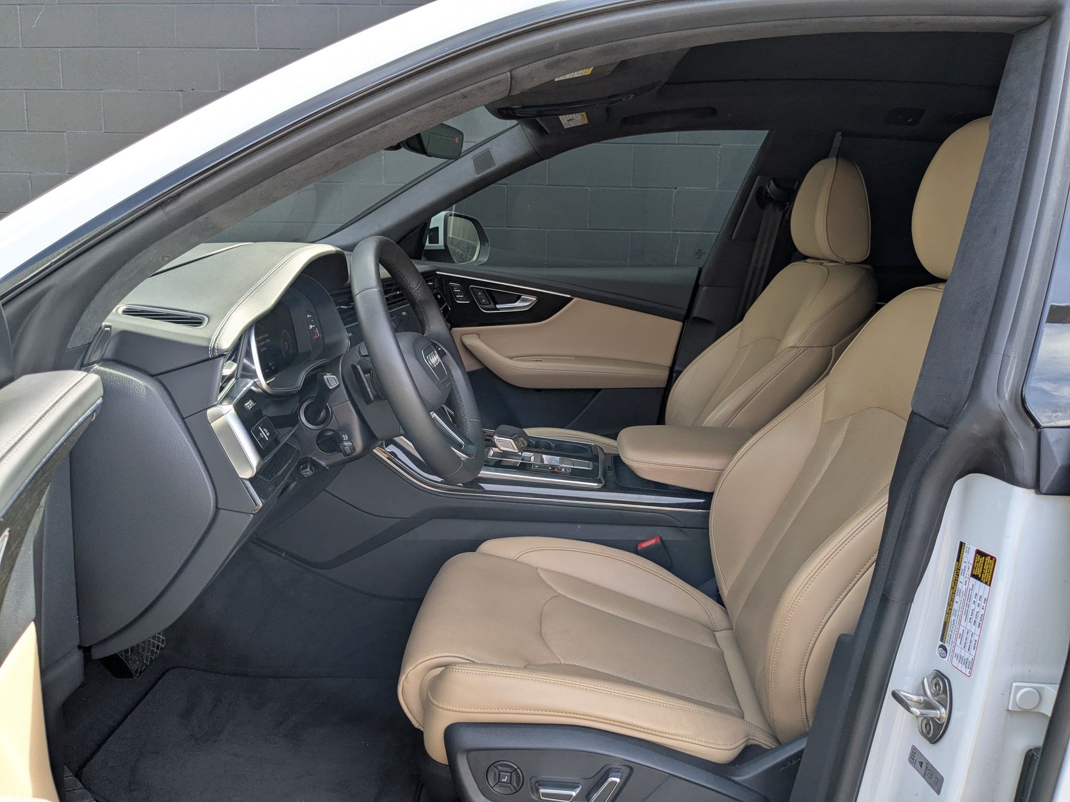 Used 2023 Audi Q8 Prestige w/ Prestige Package AWD/4WD image 14