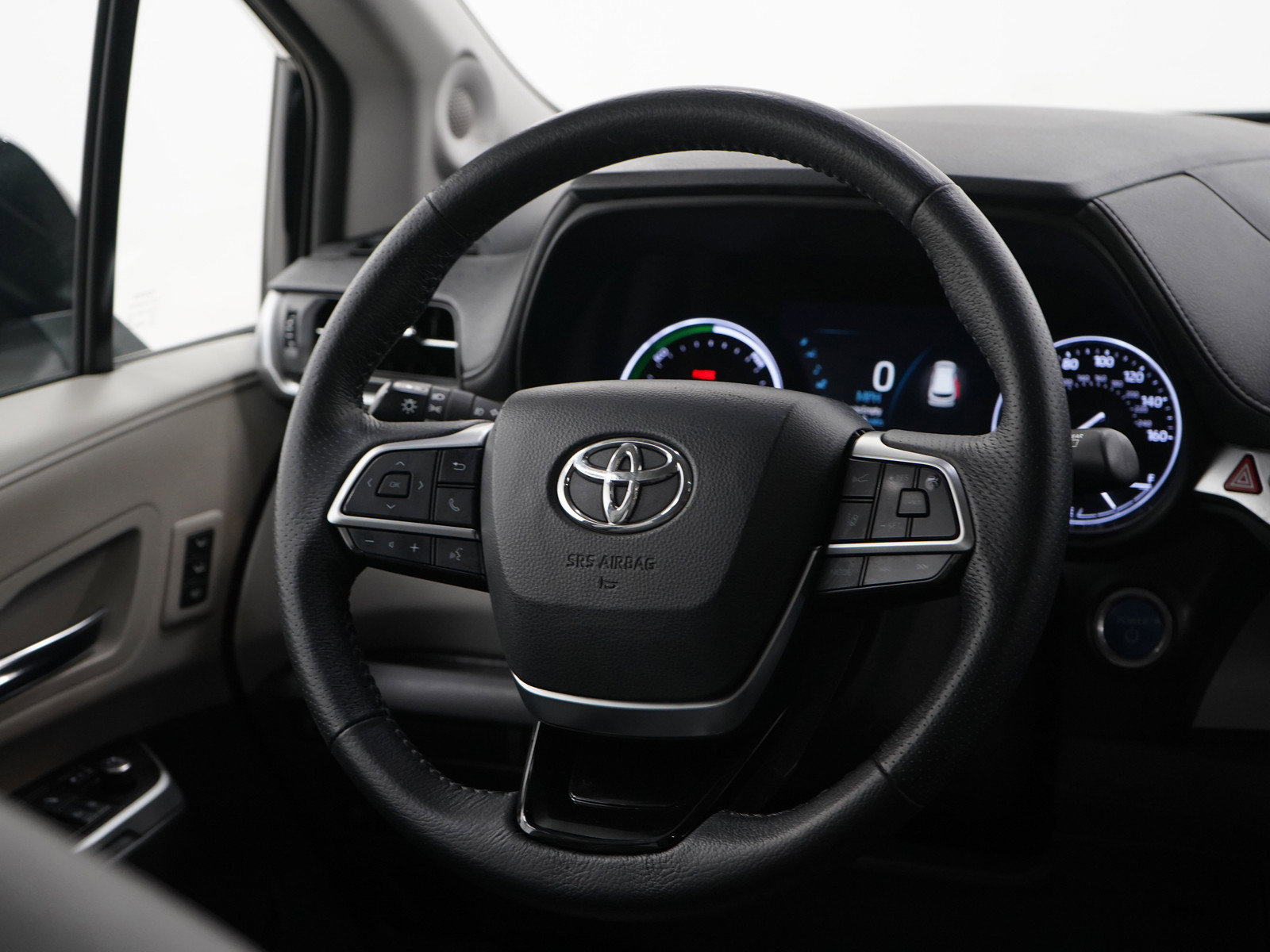 Used 2021 Toyota Sienna Limited image 15