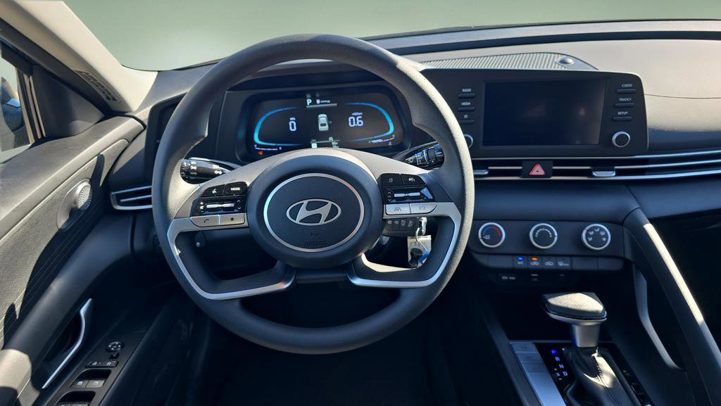 New 2026 Hyundai Elantra SE FWD image 12