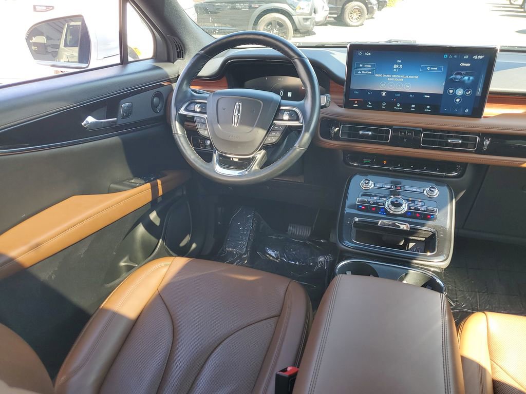 Used 2023 Lincoln Nautilus Reserve w/ Equipment Group 201A image 11