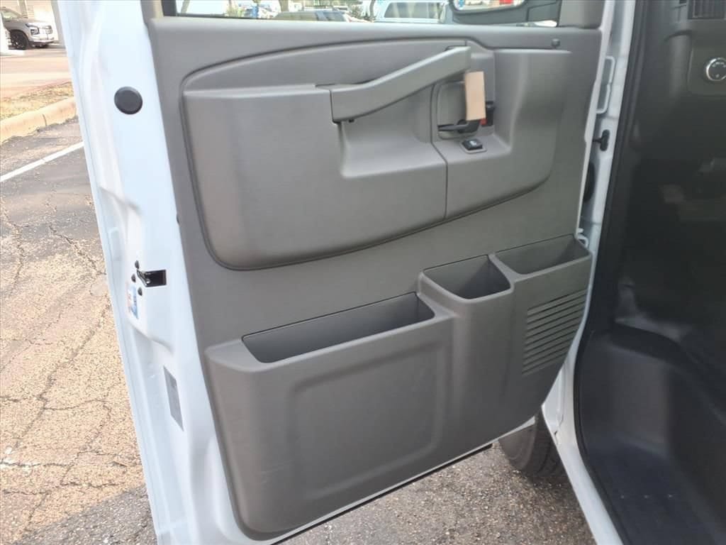 New 2026 Chevrolet Express 3500 w/ Power Convenience Package RWD image 13