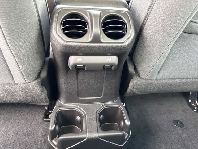 New 2025 Jeep Gladiator Sport image 31