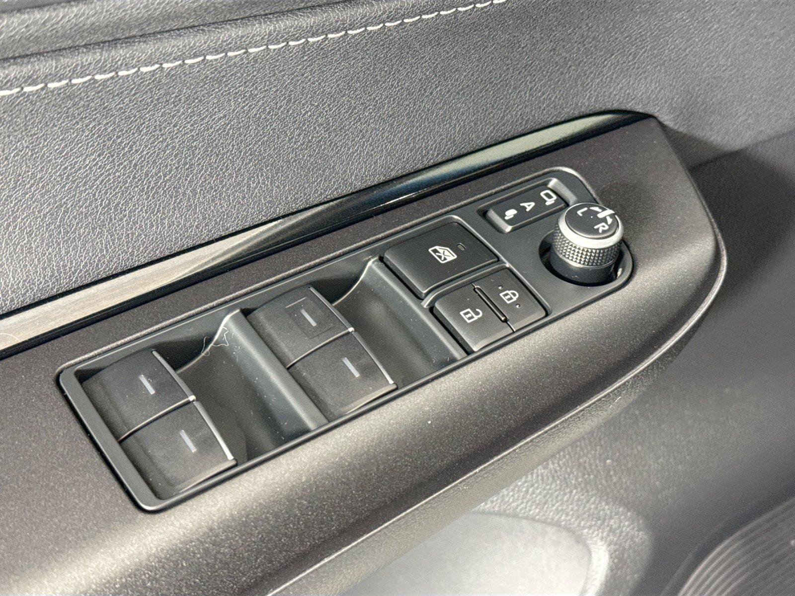 Certified 2023 Toyota Venza LE AWD/4WD image 26