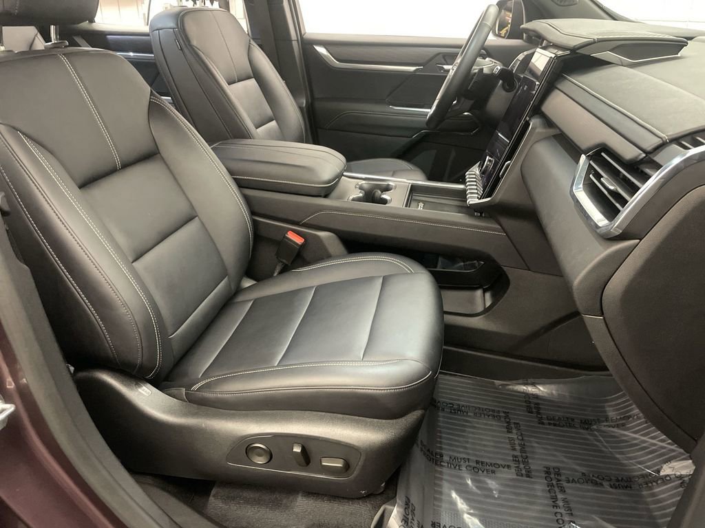 Used 2024 GMC Acadia Elevation w/ Trailering Package AWD/4WD image 19