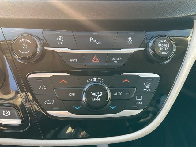 Used 2018 Chrysler Pacifica Touring Plus w/ Tire & Wheel Group image 21