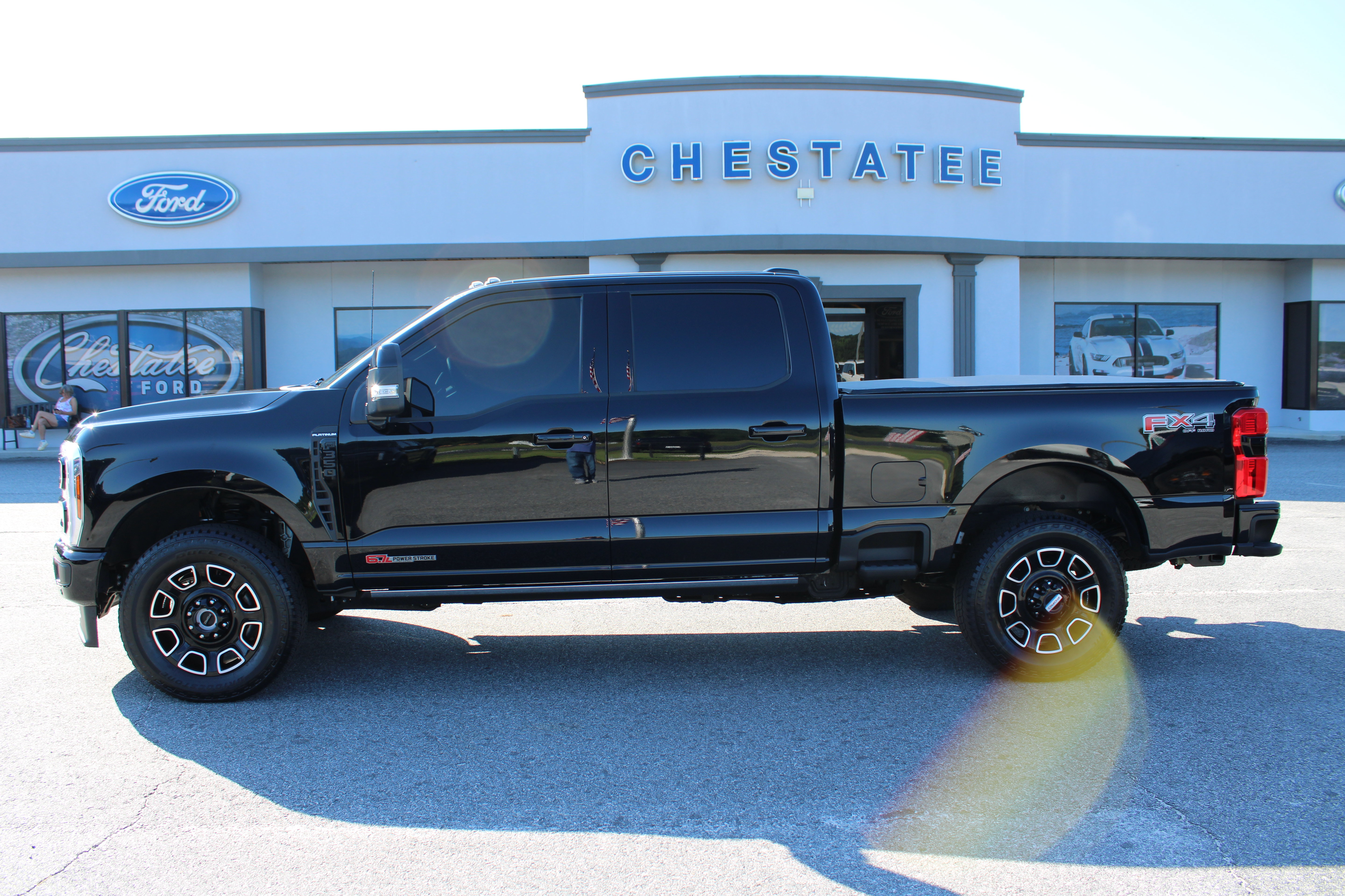 Used 2025 Ford F350 Platinum AWD/4WD image 1