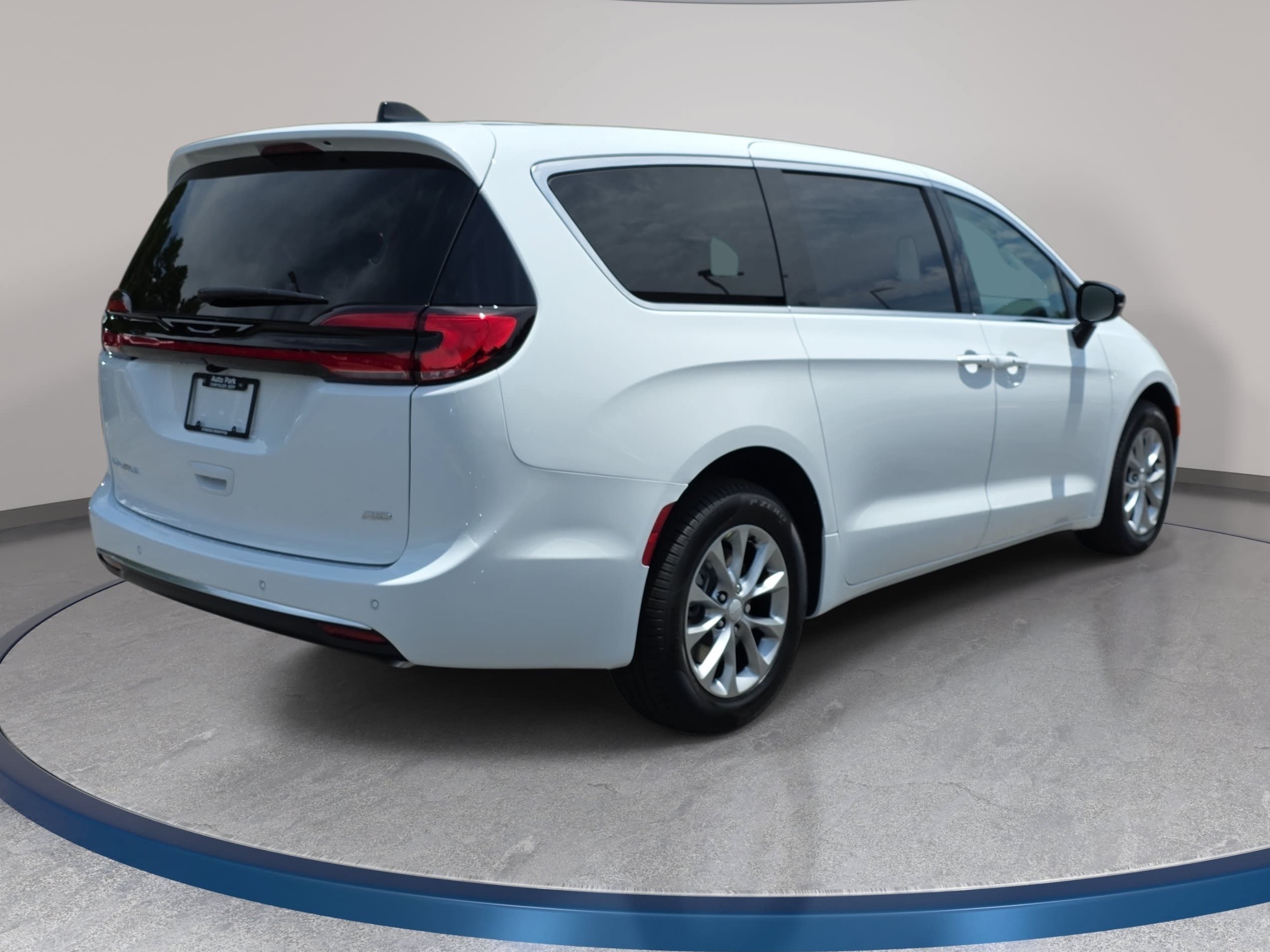 New 2027 Chrysler Pacifica Select AWD/4WD image 5