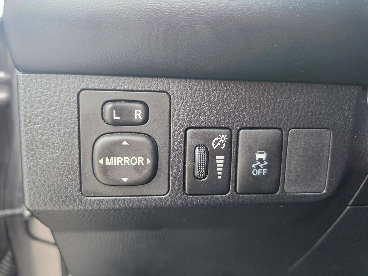 Used 2013 Toyota RAV4 XLE FWD image 48
