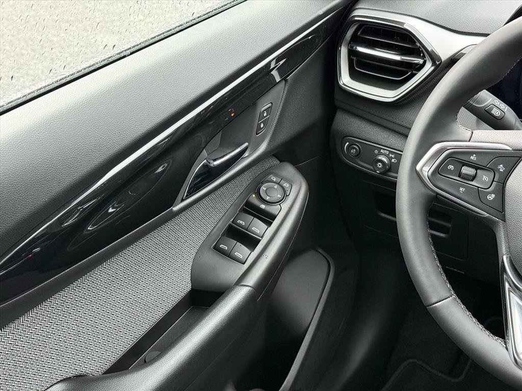 New 2026 Chevrolet TrailBlazer LT w/ Midnight Edition AWD/4WD image 5