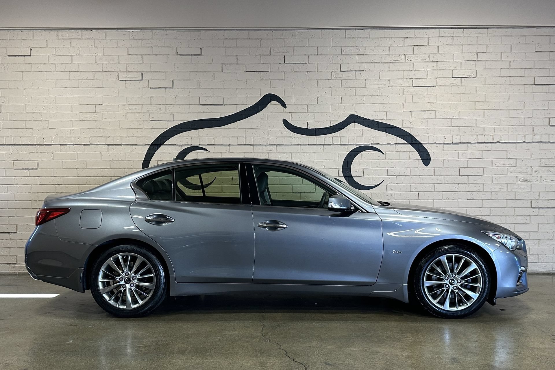 Used 2018 INFINITI Q50 Luxe w/ Essential Package (3.0T Luxe) AWD/4WD image 3