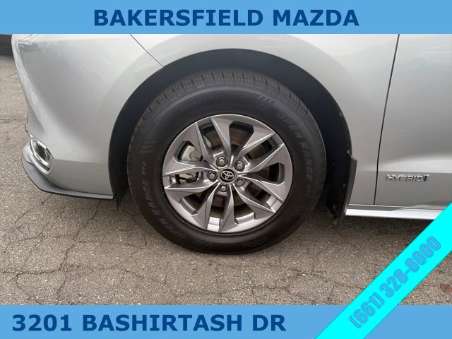 Used 2021 Toyota Sienna XLE image 18