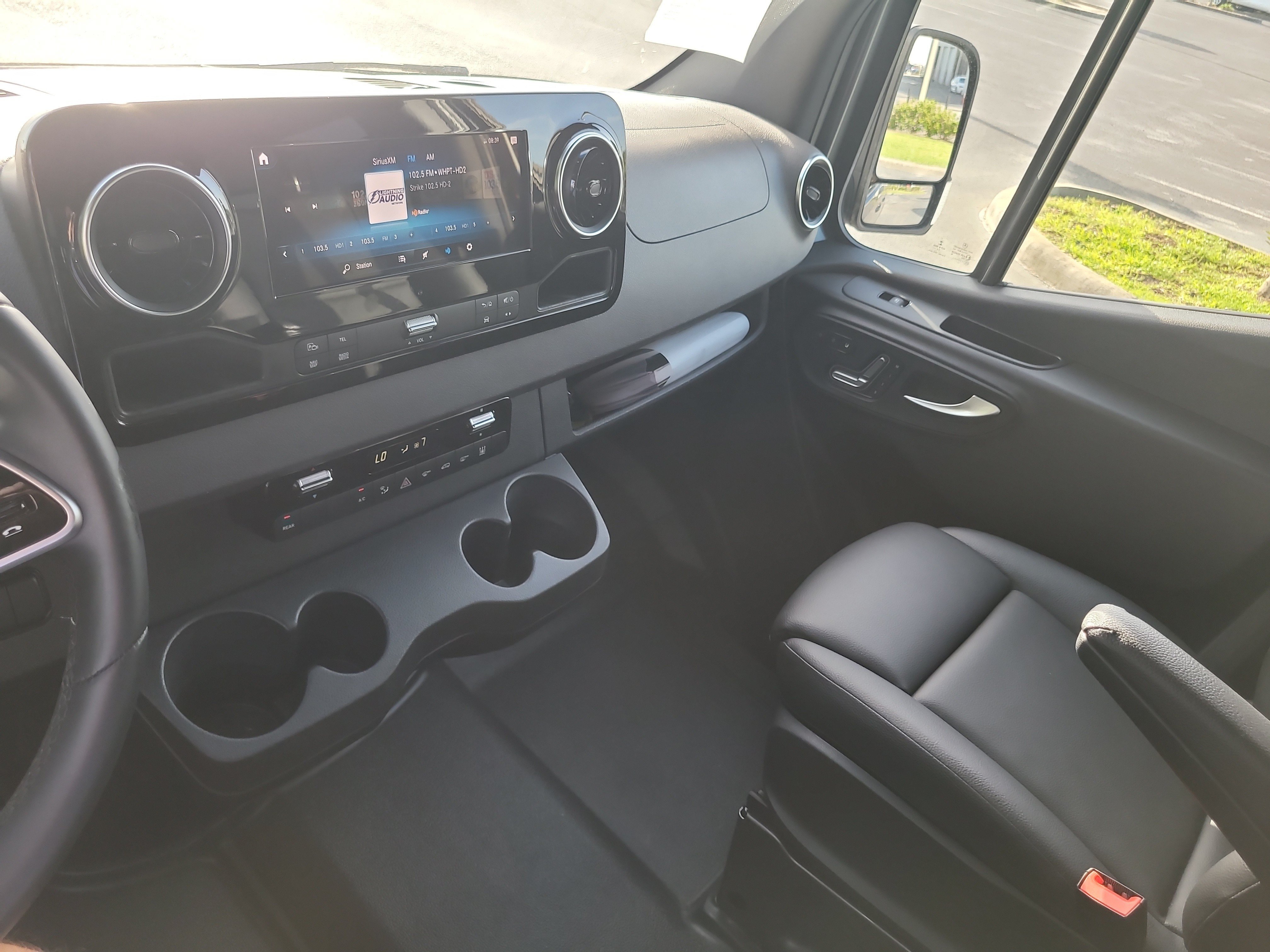 Used 2023 Mercedes-Benz Sprinter 2500 image 22