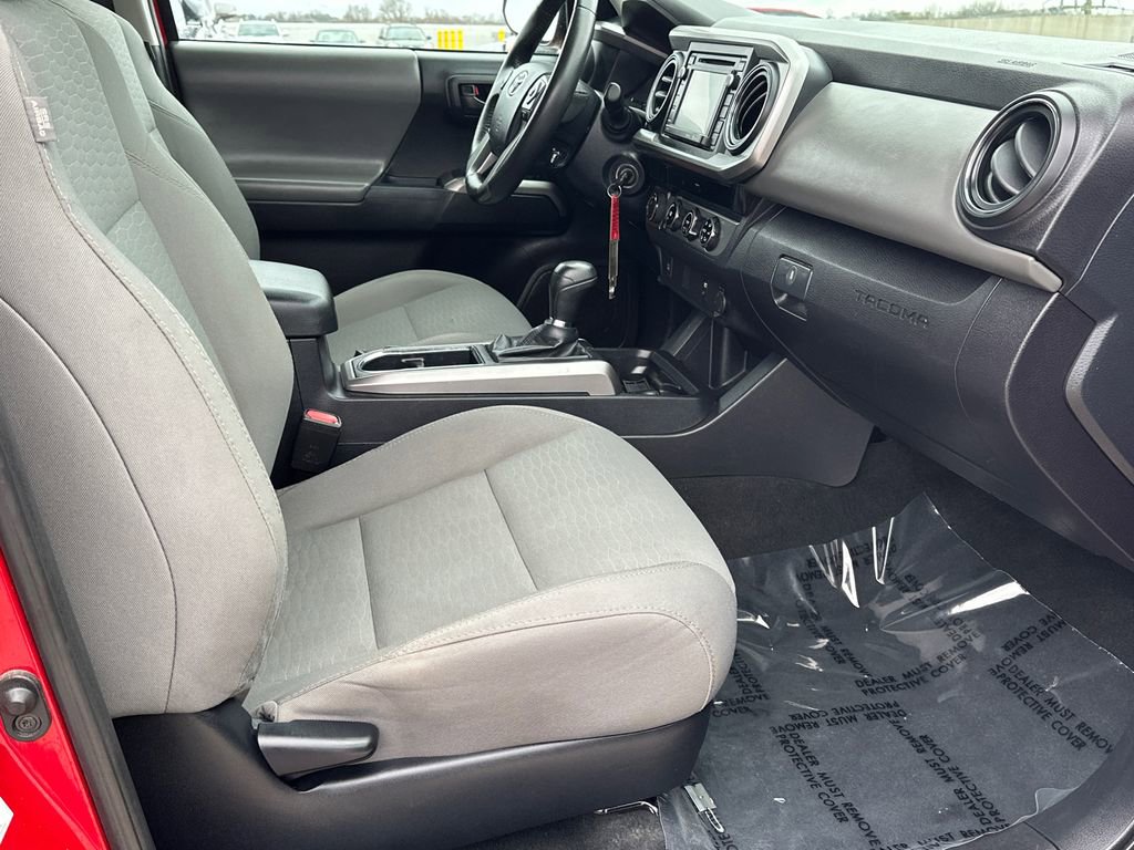 Used 2017 Toyota Tacoma SR5 w/ Tow Package image 10