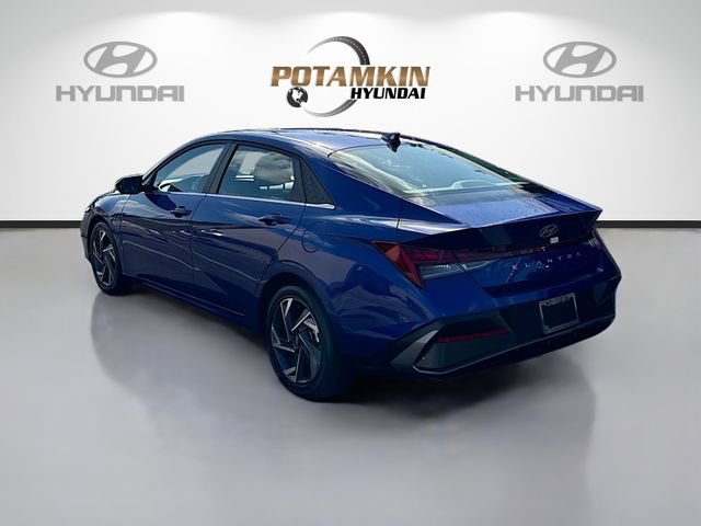Certified 2025 Hyundai Elantra SEL image 7