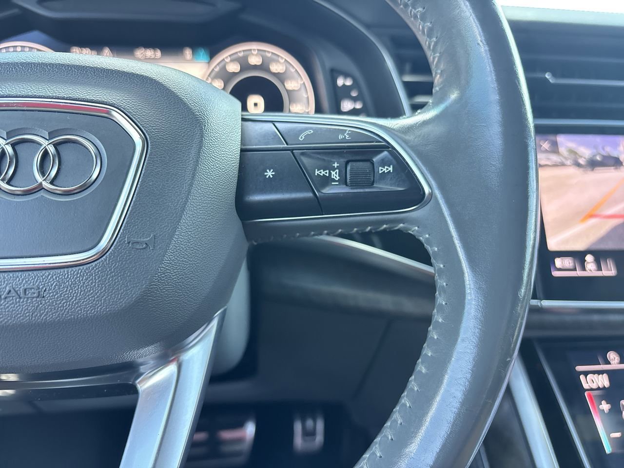 Used 2019 Audi Q8 Prestige AWD/4WD image 30